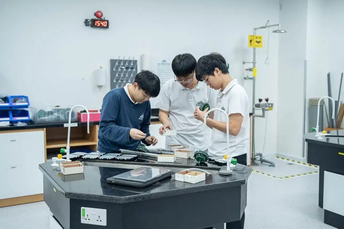 Tư Duy Sáng Tạo Là Gì? 8 Cách Để Cải Thiện