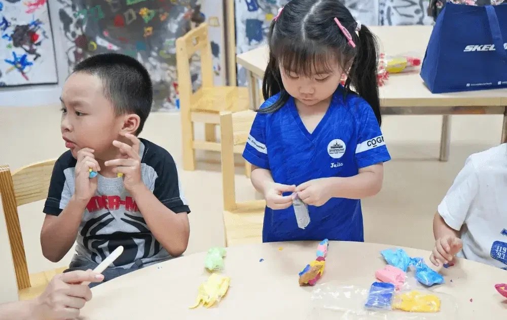 Top 20 hoạt động giúp phát triển kỹ năng vận động cho trẻ mầm non Top 20 hoạt động giúp phát triển kỹ năng vận động cho trẻ mầm non