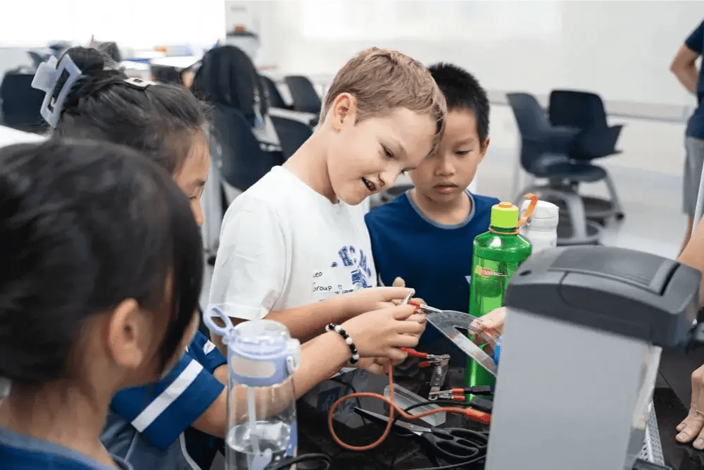 2. Phát triển sự thành thạo trong công nghệ 