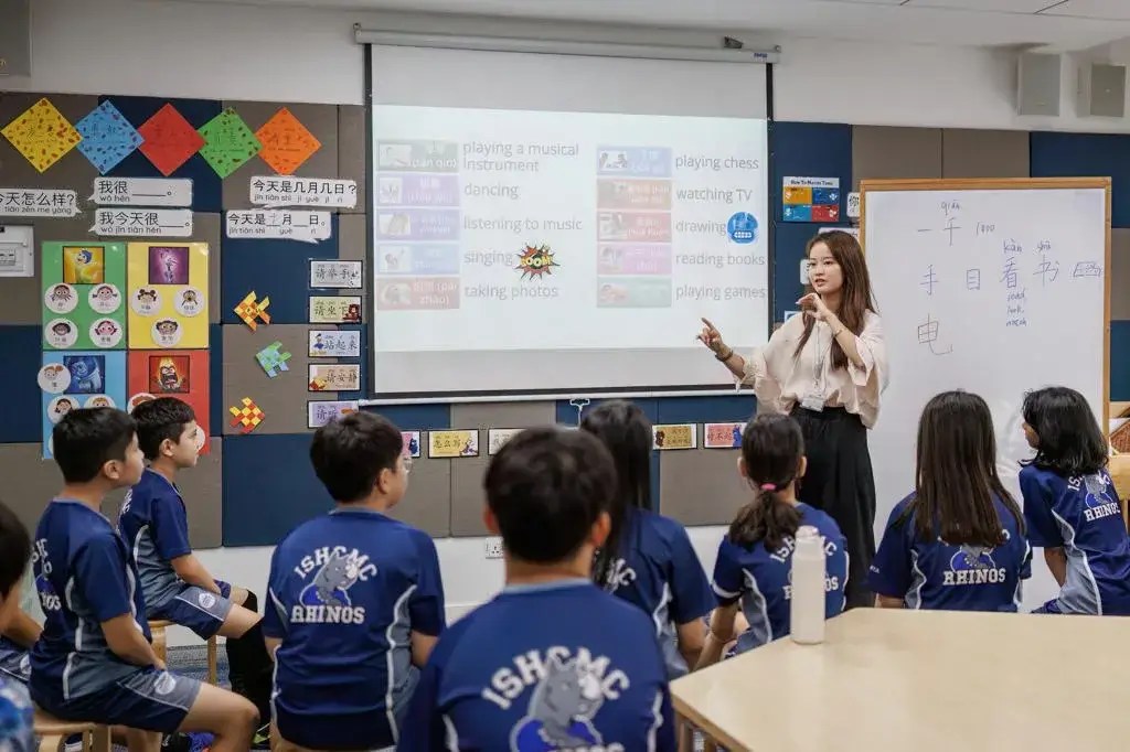 So Sánh Giữa Trường Tư Thục Và Trường Công