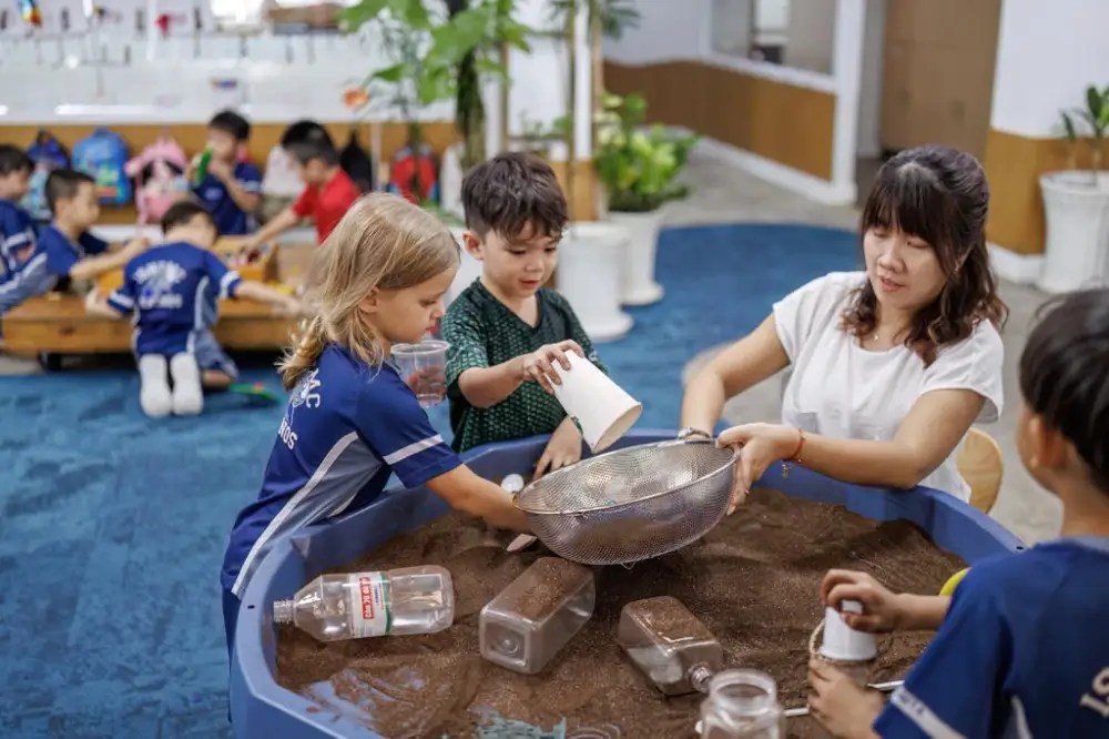 Kỹ Năng Làm Việc Nhóm Và Phân Công Nhiệm Vụ