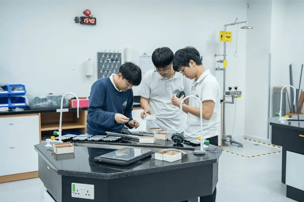 Build a Rigorous Academic Foundation with the Right Curriculum