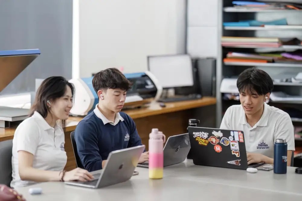 Extensive Course Offerings & Mother Tongue Support 